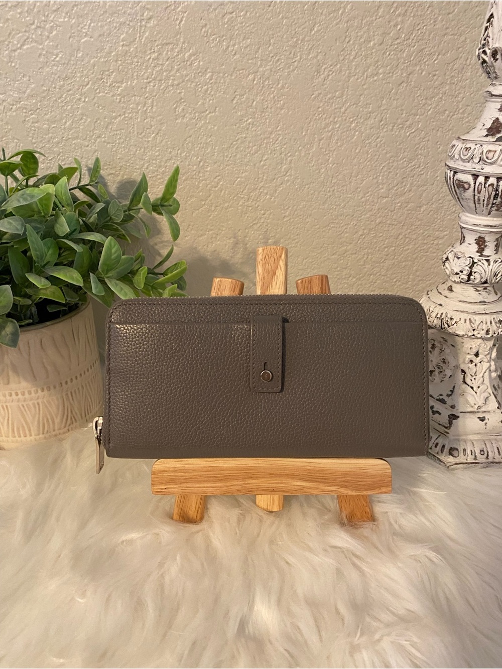 YSL 🔥🔥🔥 Yves Saint Laurent Leather Zip-Around Wallet - Gray EXCELLENT
